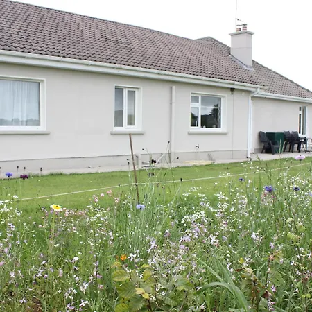 Дом отдыха Family Home, 20 Mins From Youghal *