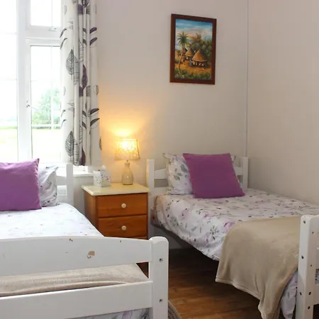 Family Home, 20 Mins From Youghal 펜션 Killeagh