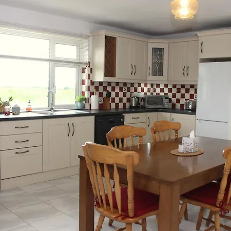 Nyaraló Family Home, 20 Mins From Youghal Killeagh